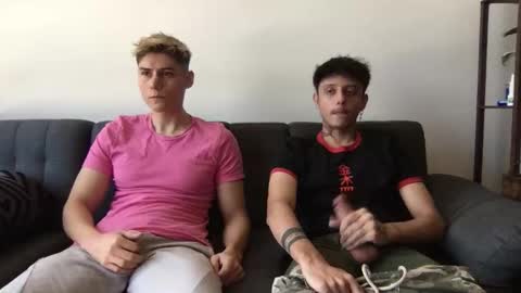 Snapshot of twinksguys360 chatting on November 6, 6:20 pm Derrick online show from November 6, 6:20 pm