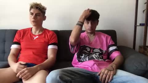 Snapshot of twinksguys360 chatting on November 16, 5:29 pm Derrick online show from November 16, 5:29 pm