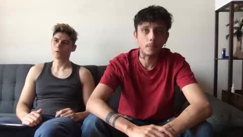 Snapshot of twinksguys360 chatting on November 22, 6:51 pm Derrick online show from November 22, 6:51 pm