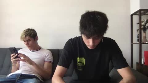 Snapshot of twinksguys360 chatting on January 7, 6:21 pm Derrick online show from January 7, 6:21 pm