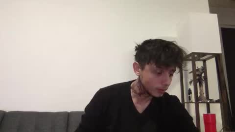 Snapshot of twinksguys360 chatting on January 15, 4:11 pm Derrick online show from January 15, 4:11 pm