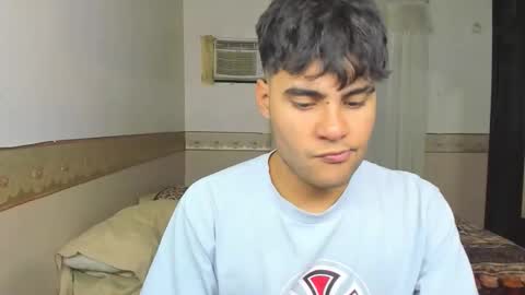 Snapshot of twinkwolf2 chatting on February 19, 1:01 am twinkwolf2 online show from February 19, 1:01 am