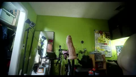 Snapshot of twinkyhornyboi chatting on October 23, 10:03 am TwinkyHornyBoi online show from October 23, 10:03 am