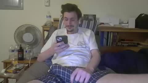 Snapshot of twinkymcgee1234 chatting on April 4, 6:00 am TwinkyMcgee online show from April 4, 6:00 am