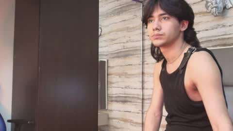 Snapshot of twinslovers_ chatting on May 12, 3:58 am twinslovers_ online show from May 12, 3:58 am