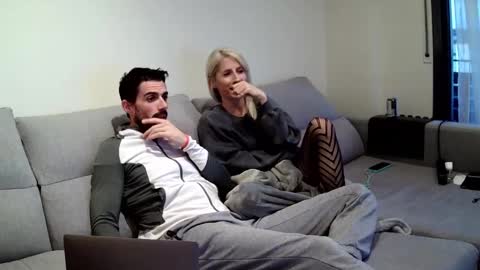 two_hot_to_handle online show from January 6, 4:43 pm