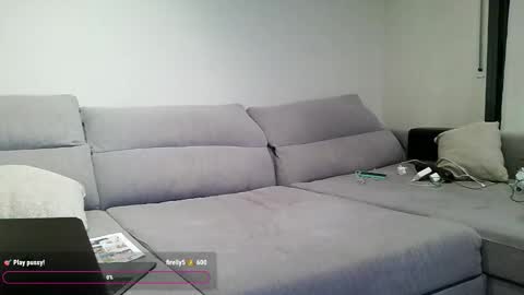 two_hot_to_handle online show from February 3, 8:14 pm