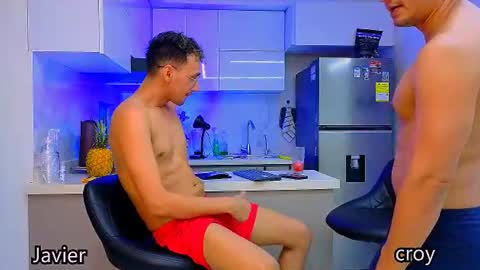 twoboyshot24 online show from June 17, 1:19 am