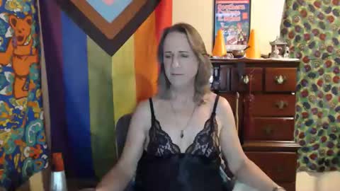 Snapshot of twocumkerry chatting on April 10, 6:51 am twocumkerry online show from April 10, 6:51 am