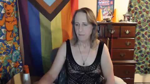 Snapshot of twocumkerry chatting on April 18, 5:55 am twocumkerry online show from April 18, 5:55 am