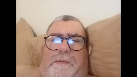 twohats2810 online show from February 5, 9:25 am