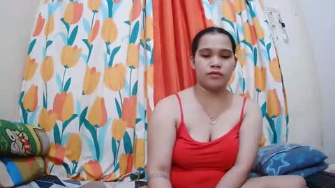 Snapshot of twowetcuties chatting on January 22, 8:29 am Lyn and lea online show from January 22, 8:29 am