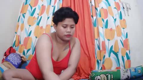 Snapshot of twowetcuties chatting on February 11, 3:08 am Lyn and lea online show from February 11, 3:08 am