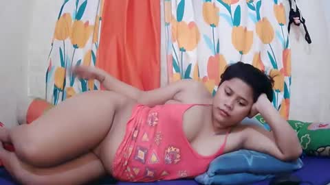 Snapshot of twowetcuties chatting on March 8, 2:55 am Lyn and lea online show from March 8, 2:55 am