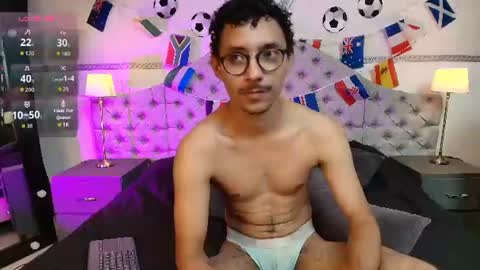 Snapshot of twunkmiguel chatting on June 26, 12:59 am TwunkMiguel online show from June 26, 12:59 am