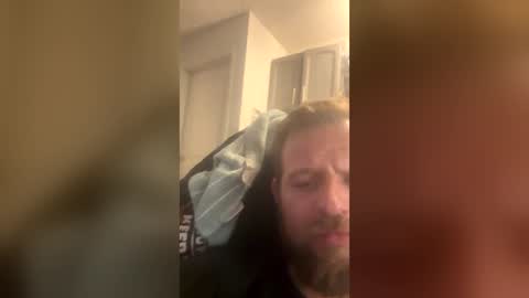 Snapshot of ty_barrett94642677 chatting on June 26, 10:52 am ty_barrett94642677 online show from June 26, 10:52 am