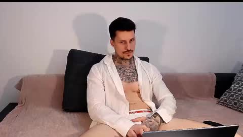 tyagodoll online show from December 1, 6:30 pm