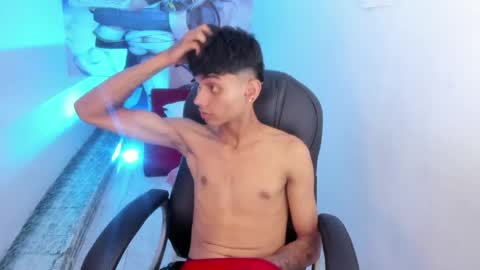 Snapshot of tyger_boy chatting on May 13, 7:33 pm Tyger Boy online show from May 13, 7:33 pm