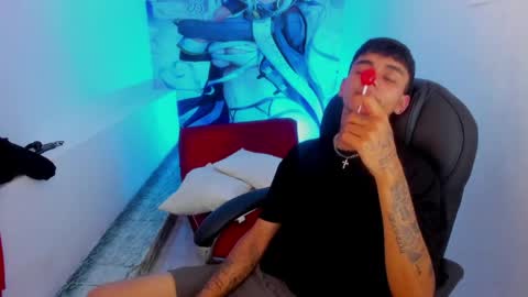 Snapshot of tyger_boy chatting on May 30, 3:47 am Tyger Boy online show from May 30, 3:47 am