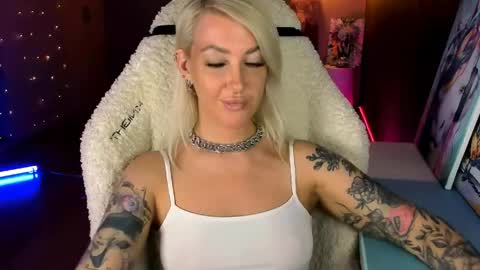Miley online show from May 22, 3:06 pm