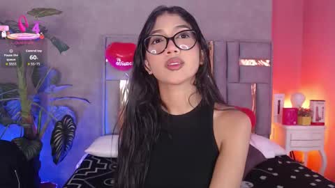 Snapshot of tyla_ks chatting on February 18, 7:43 pm tyla_ks online show from February 18, 7:43 pm