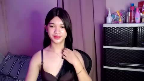 Snapshot of tyladine chatting on October 6, 7:55 pm tyladine online show from October 6, 7:55 pm