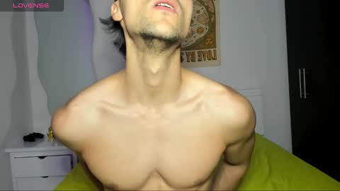 Snapshot of tyler_axel chatting on February 9, 3:32 am tyler_axel online show from February 9, 3:32 am