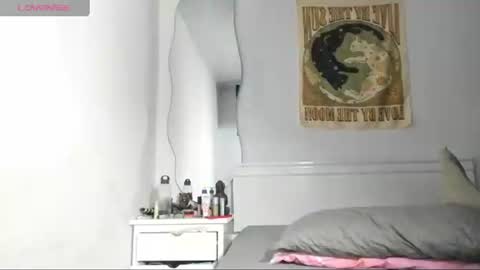 Snapshot of tyler_axel chatting on June 21, 2:36 am tyler_axel online show from June 21, 2:36 am