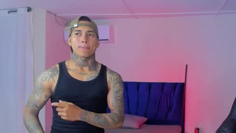 tyler_bell_ online show from March 25, 1:55 am