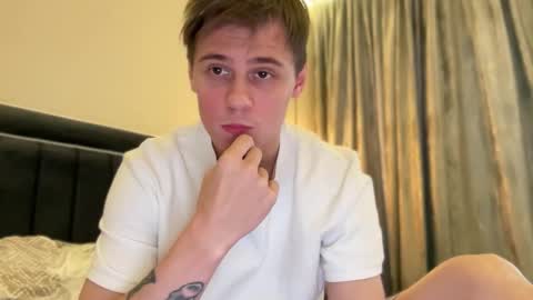 tyler_garrner online show from November 1, 1:24 pm