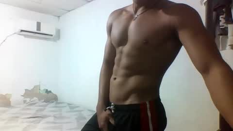 Snapshot of tyler_gold823 chatting on February 3, 1:51 pm Tyler online show from February 3, 1:51 pm