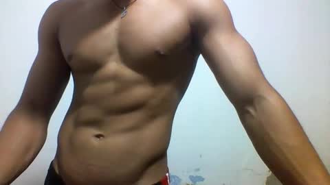 Snapshot of tyler_gold823 chatting on February 20, 1:19 pm Tyler online show from February 20, 1:19 pm