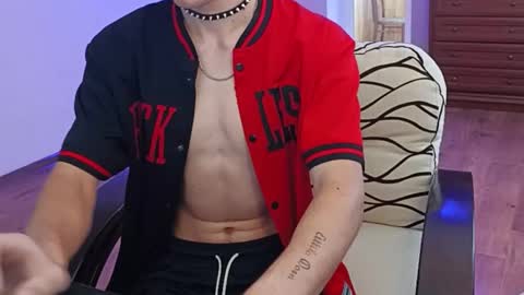 Snapshot of tyler_hack chatting on October 14, 12:06 pm Tyler and Chris online show from October 14, 12:06 pm