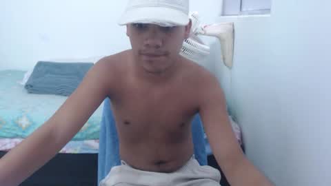 Snapshot of tyler_master24 chatting on October 16, 9:05 pm tyler online show from October 16, 9:05 pm