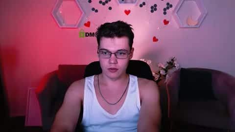 Snapshot of tyler_sparks_ chatting on October 7, 7:33 pm tyler_sparks_ online show from October 7, 7:33 pm