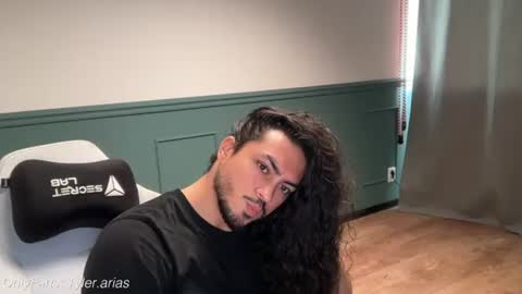 tylerarias online show from June 20, 5:16 pm