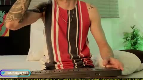 Snapshot of tylergiuseppe_ chatting on September 14, 12:32 am tylergiuseppe_ online show from September 14, 12:32 am