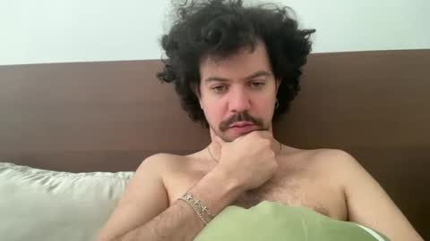 Tyleruzi online show from December 10, 4:49 pm