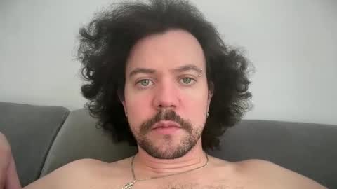 Tyleruzi online show from February 6, 8:56 pm