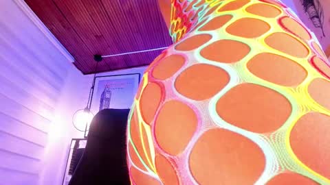       online show from October 3, 3:58 am