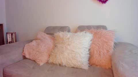 Snapshot of tylla__ chatting on February 24, 5:05 am tylla__ online show from February 24, 5:05 am