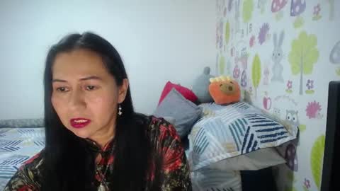 Snapshot of tyna_b chatting on June 13, 6:06 pm Tyna online show from June 13, 6:06 pm