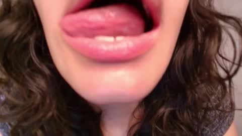 Snapshot of tyna_ch chatting on February 9, 11:25 am TYNA online show from February 9, 11:25 am