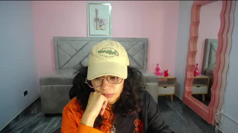 Snapshot of tyna_ch chatting on June 1, 12:51 pm TYNA online show from June 1, 12:51 pm