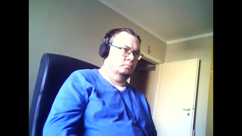 Snapshot of tyradi1991 chatting on December 25, 11:43 am tyradi1991 online show from December 25, 11:43 am