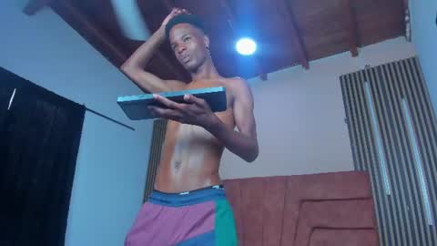 Snapshot of tyson_reed chatting on June 20, 12:41 pm tyson_reed online show from June 20, 12:41 pm