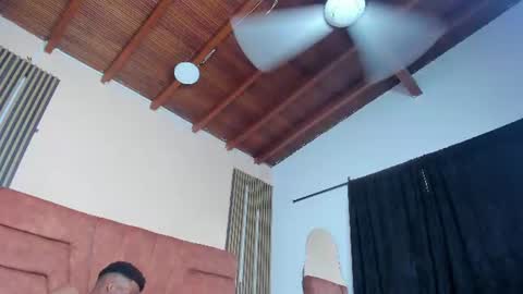 Snapshot of tyson_reed chatting on July 13, 11:07 pm tyson_reed online show from July 13, 11:07 pm