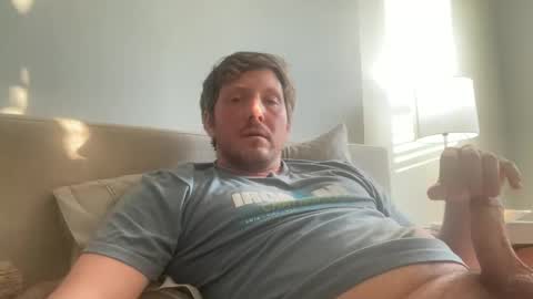 Snapshot of u28005 chatting on January 3, 9:15 pm u28005 online show from January 3, 9:15 pm