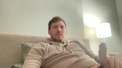 Snapshot of u28005 chatting on February 9, 10:00 pm u28005 online show from February 9, 10:00 pm