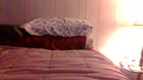 Snapshot of u_caught_us chatting on December 12, 9:26 pm u_caught_us online show from December 12, 9:26 pm